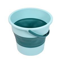 Hanging water bucket